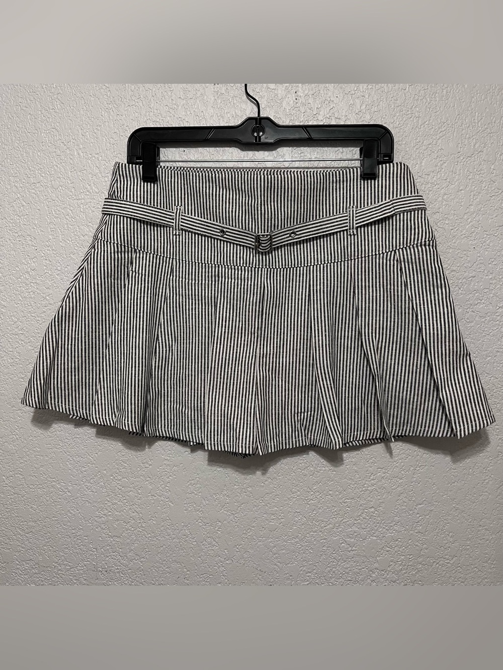 Love Tree skort black and white striped belted linen blend size M